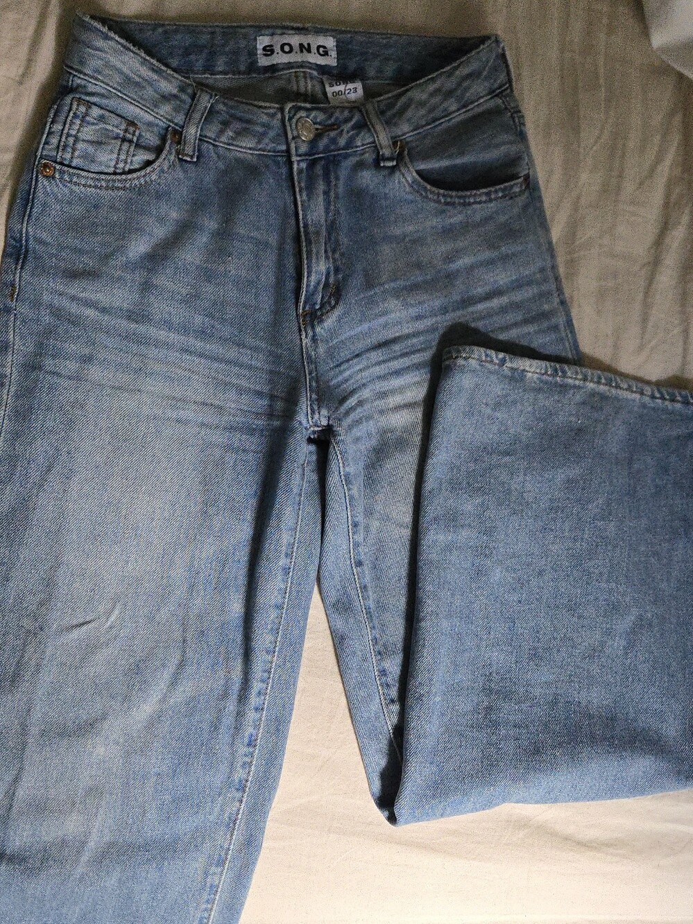 Woman's Light Blue Denim Jeans